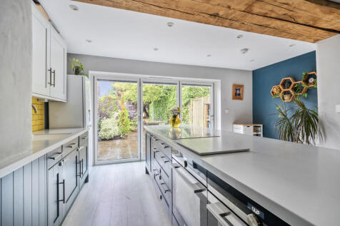 1329988-11-6890d8...