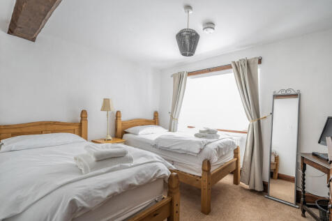 1349053-23-68c2d5...