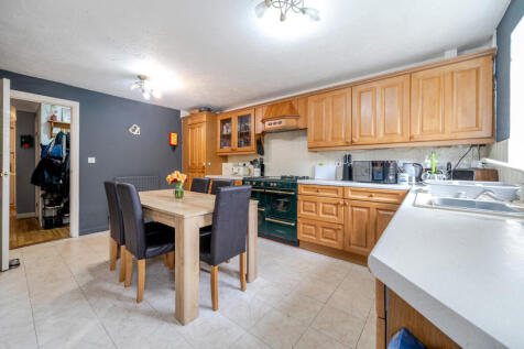 1363879-4-68e90a2...