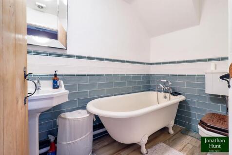 ANNEX BATHROOM