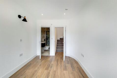 6_Main Bedroom-0.jpg