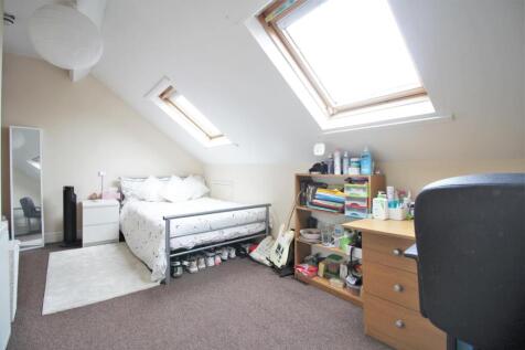 Student-accommodation-sheffield - Room 4  2.JPG