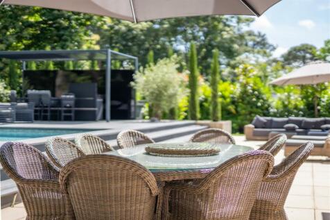 Outside Dining