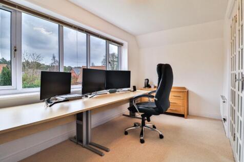 Bedroom 5/Office