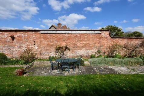 Partly Walled Rear Garden