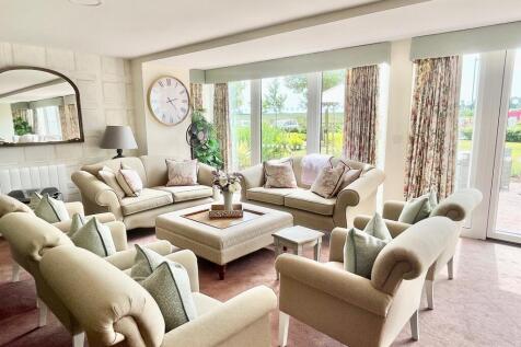 Communal Lounge