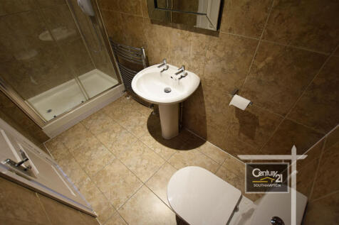 ENSUITE TO MASTER BEDROOM