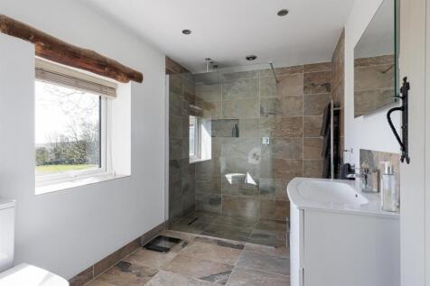 Master Bedroom En-Suite