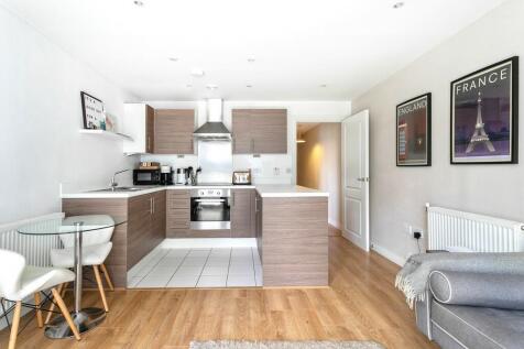Kitchen dining ar...