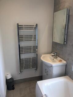 Oaktree Bathroom (9)