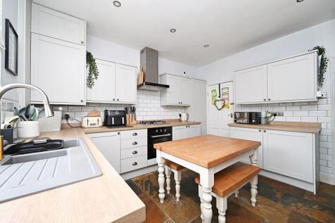 Modern Dining Kitchen