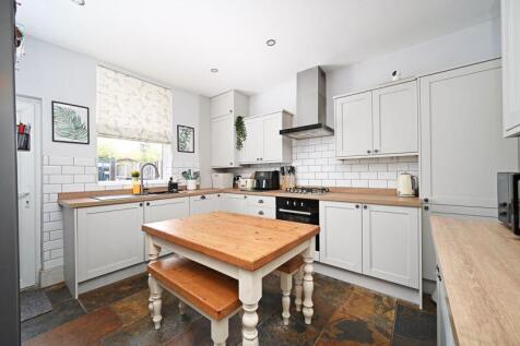 Modern Dining Kitchen
