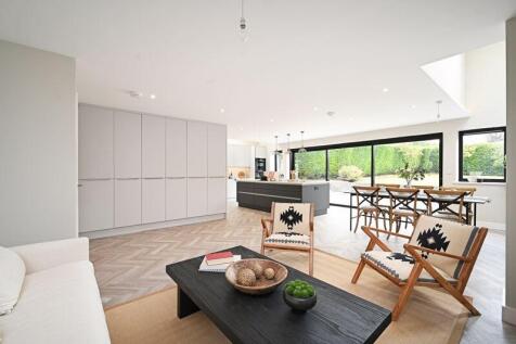 Open Plan Kitchen / Dining / Living 