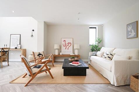 Open Plan Kitchen / Dining / Living 