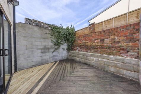 Rear decked yard