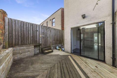 Rear decked yard