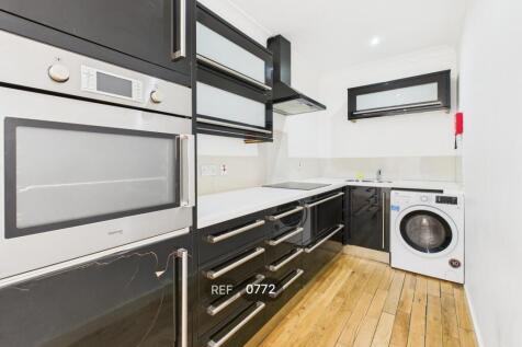 Kitchen &amp; Living area