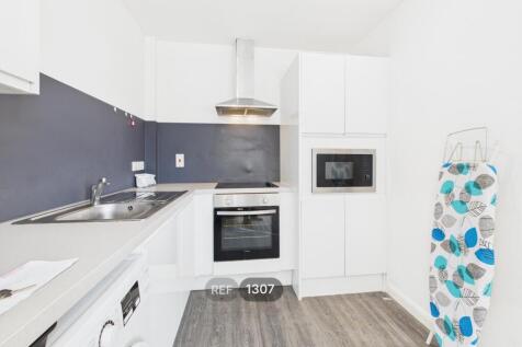 Kitchen &amp; Living area