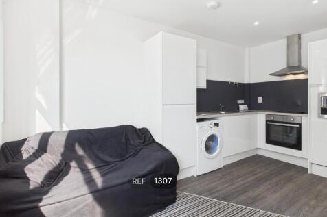 Kitchen &amp; Living area