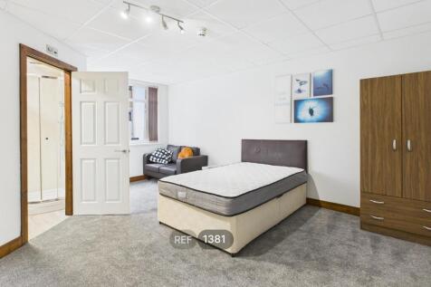 Bedroom &amp; Living Space