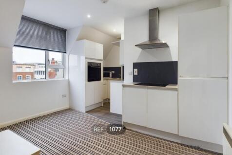 Kitchen &amp; Living area