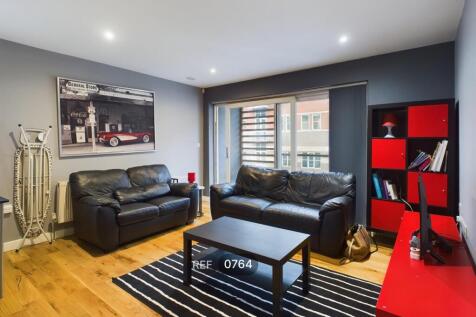 Kitchen &amp; Living area