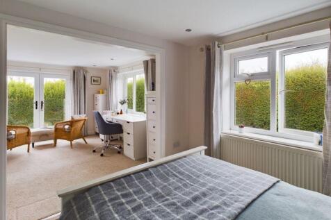 Principal bedroom