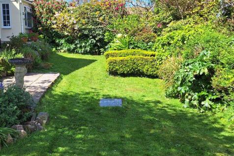 Garden at rear