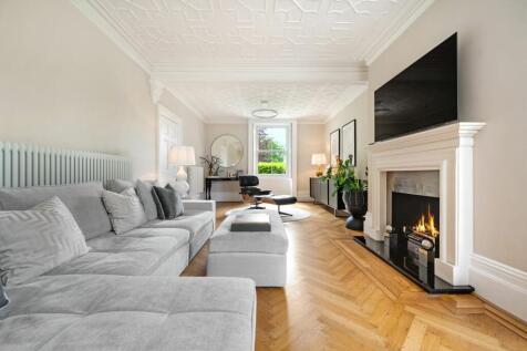 Formal Lounge