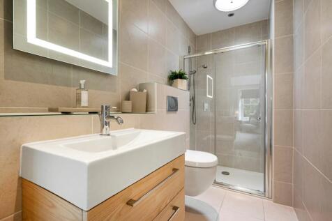 Bedroom 4 Ensuite