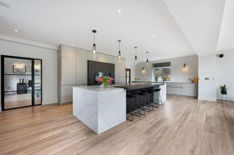 Kitchen / Lounge /  Diner
