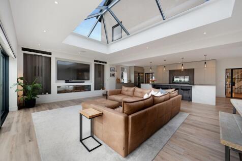 Kitchen / Lounge /  Diner