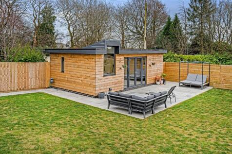 Summer House / Gym