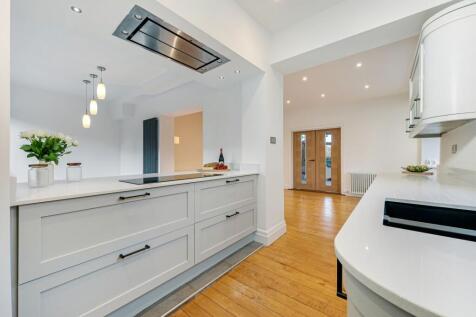 Open Plan Kitchen / Diner / Family Room