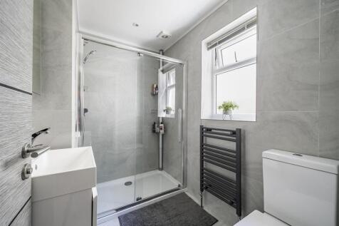 En-suite to Bedroom 1