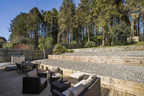 Decking up to Garden