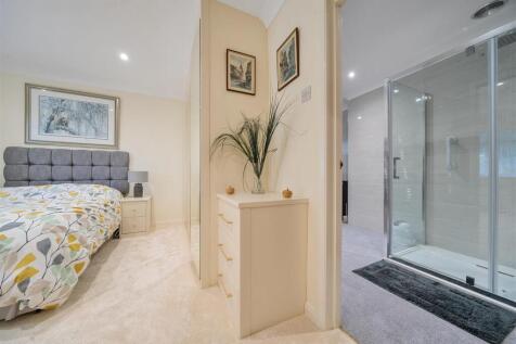 Bedroom 2 into En-suite