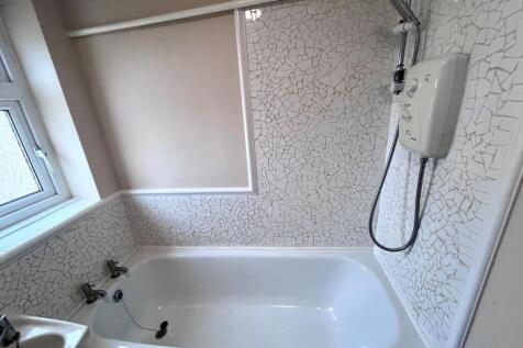 BATHROOM 1.2.jpg