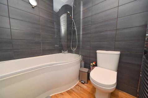 ensuite1.JPG