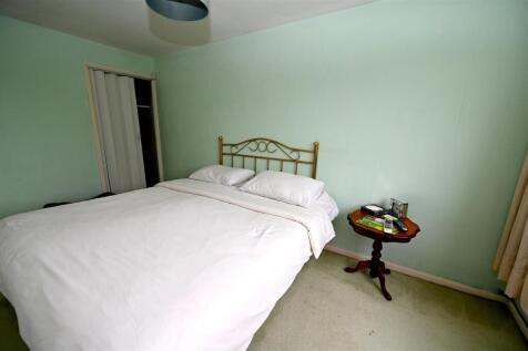 Bedroom 1.3.JPG