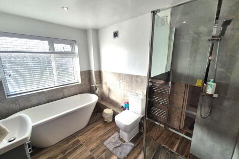 Ensuite - Bedroom 1