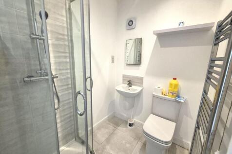 Master bedroom ensuite