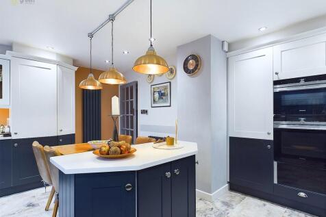 CAM03830G0-PR0116...