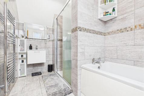 CAM03830G0-PR0195...