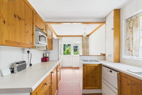 CAM03830G0-PR0196...