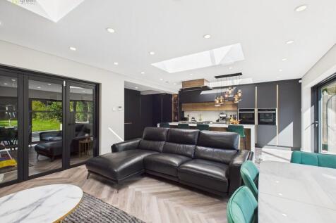 CAM03830G0-PR0221...