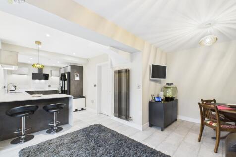 cam03830g0pr0250still019