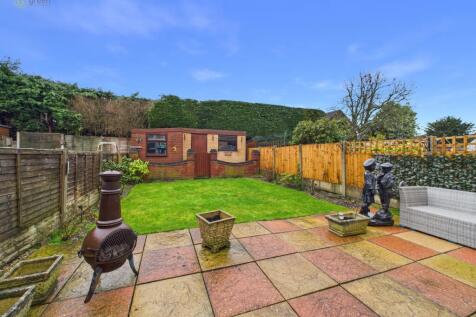 cam01698g0pr0132still029