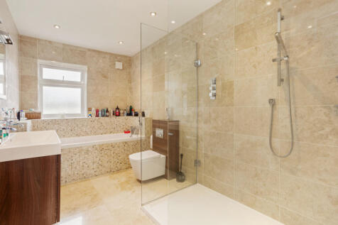 En Suite Bathroom