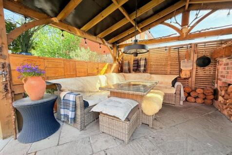 Alfresco Dining Area